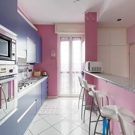 Mac Mahon - Colorful With Balcony!