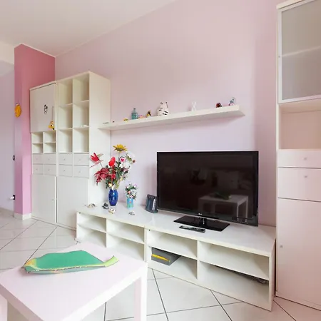 Mac Mahon - Colorful With Balcony! * Milano