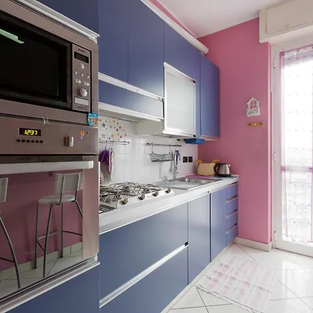 Mac Mahon - Colorful With Balcony! Appartamento
